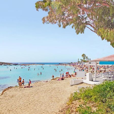 Villa Sunday Ayia Napa Bagian luar foto
