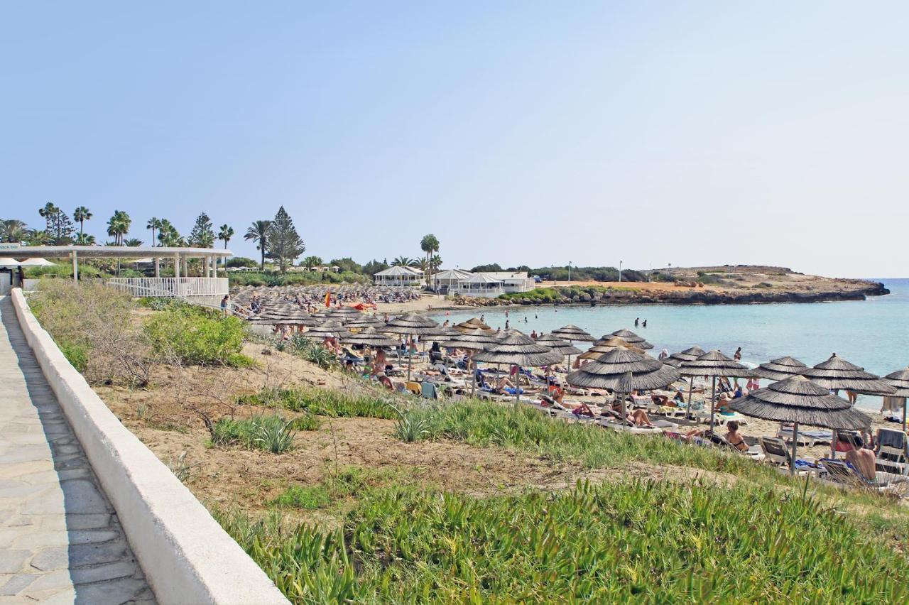 Villa Sunday Ayia Napa Bagian luar foto