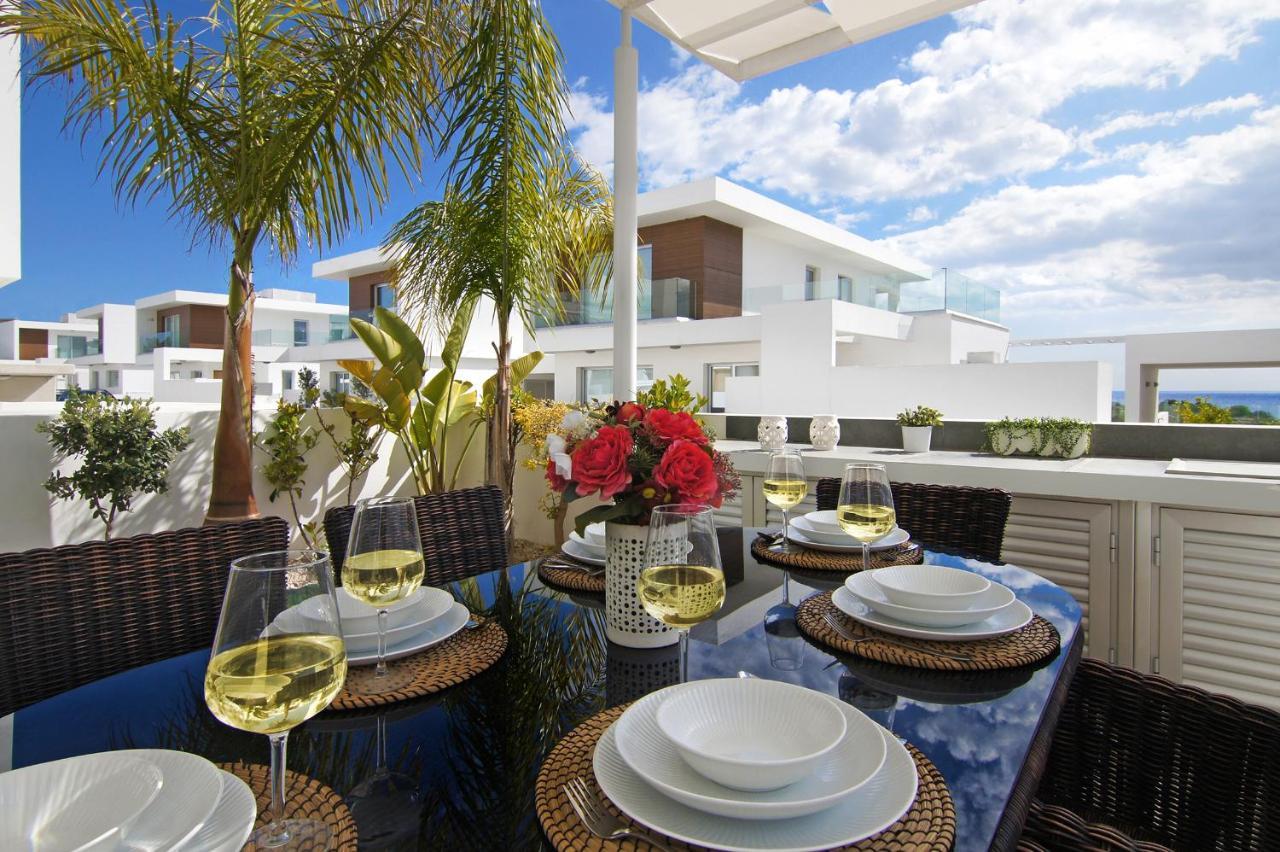 Villa Sunday Ayia Napa Bagian luar foto