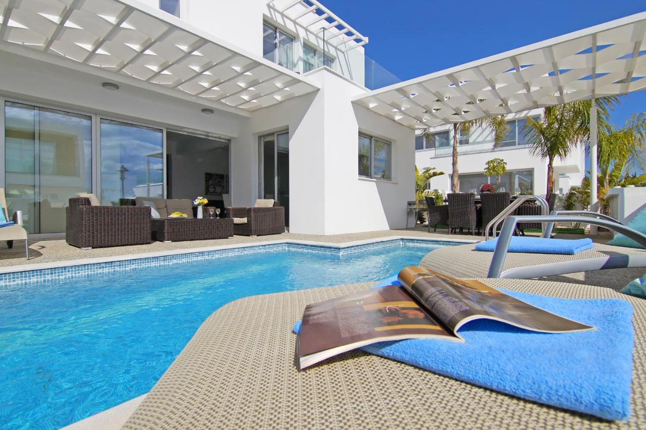 Villa Sunday Ayia Napa Bagian luar foto
