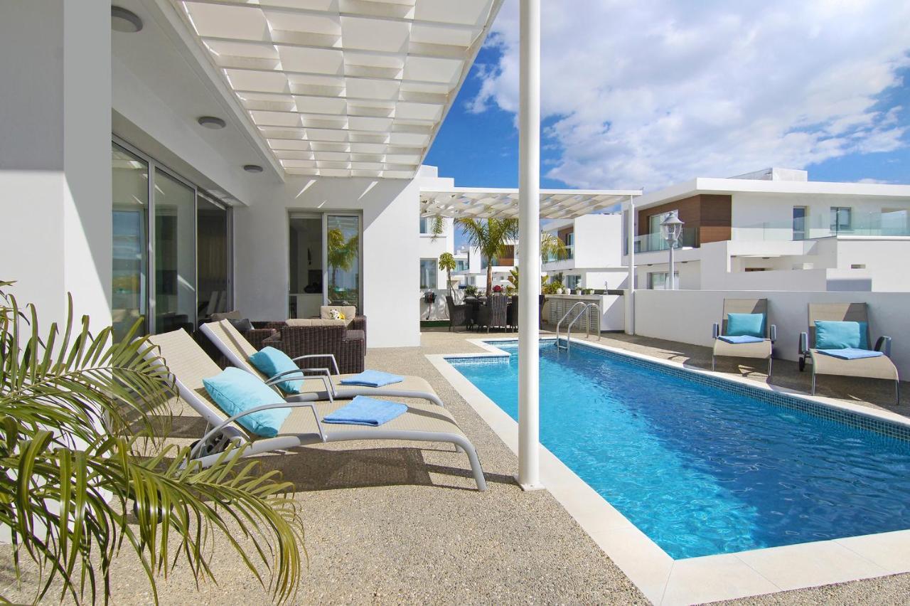 Villa Sunday Ayia Napa Bagian luar foto