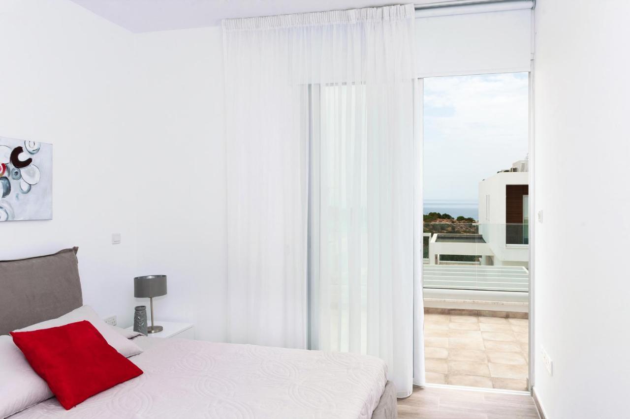 Villa Sunday Ayia Napa Bagian luar foto