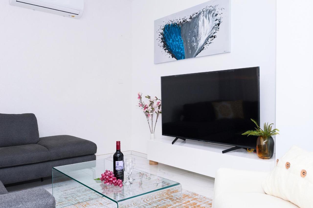 Villa Sunday Ayia Napa Bagian luar foto