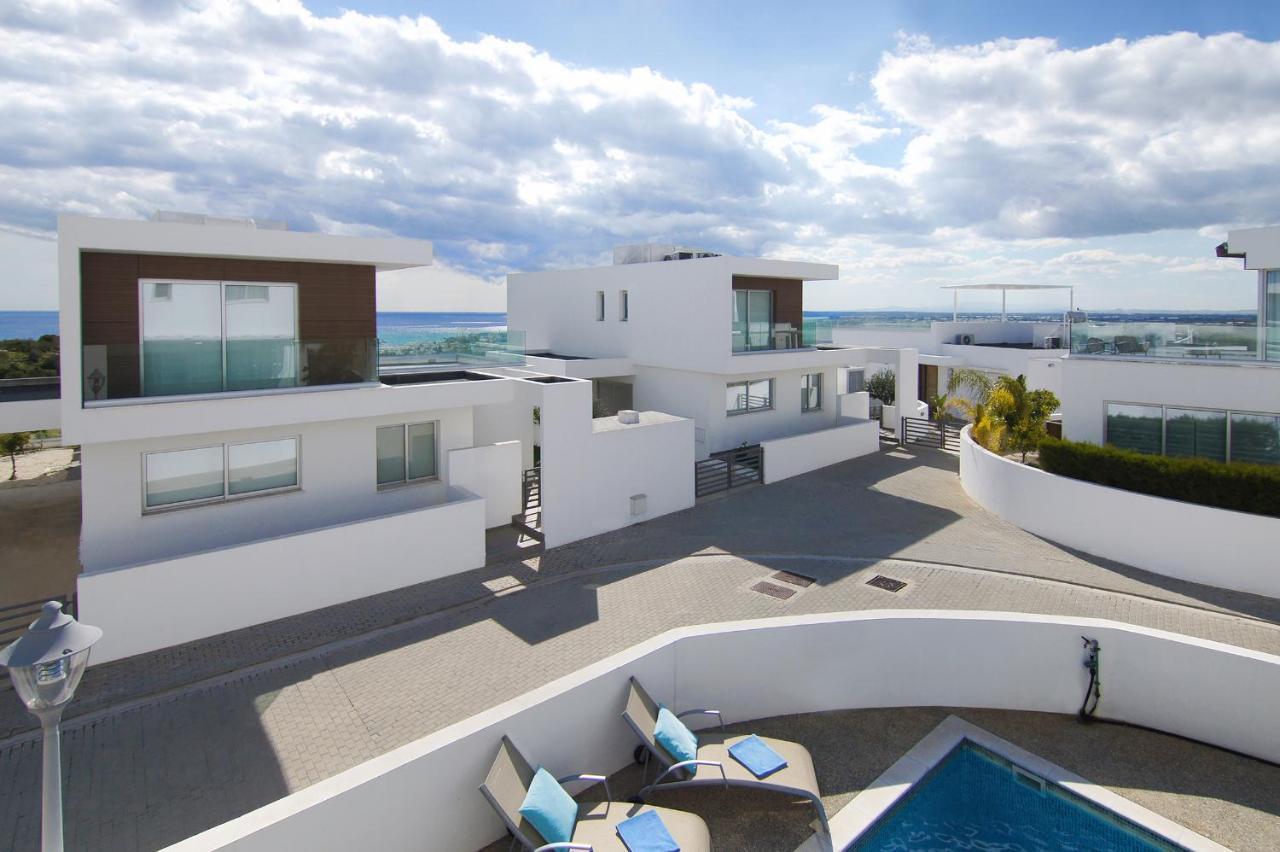 Villa Sunday Ayia Napa Bagian luar foto